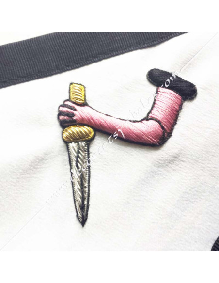Broderies : 9 larmes rouges et bras avec poignard