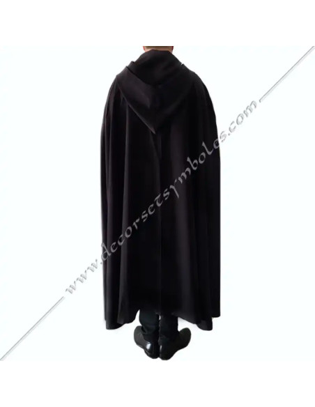 Cette cape est adaptée aux cérémonies, initiations