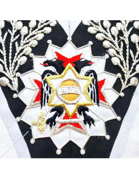Broderie main au fil d'or et de soie d'époque