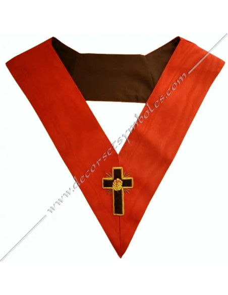 Broderies : croix latine noire avec rose et feuilles