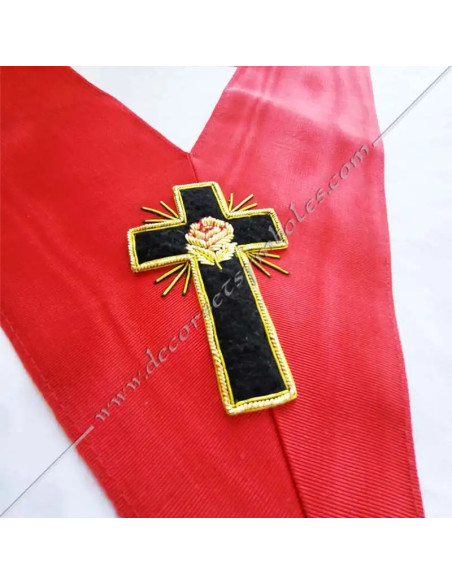 Sautoir 18e Degre Chevalier Rose-Croix vue rapprochée