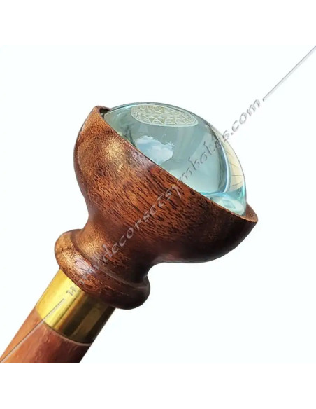 Tête avec demi-boule en verre (équerre et compas