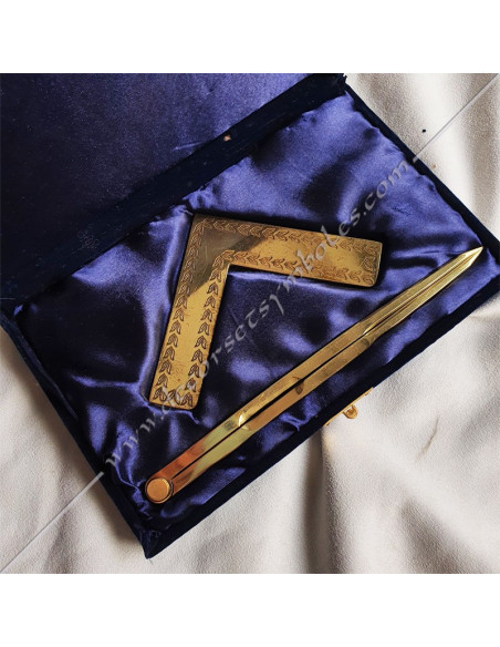 CFM020-Sets-gifts-masonic-squares-compass-box-master-tools-lodges-accessories-freemasonry-fm