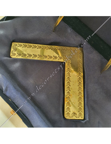 CFM020-coffrets-cadeaux-maconniques-equerres-compas-boite-maitre-outils-loges-accessoires-fm-franc-maconnerie