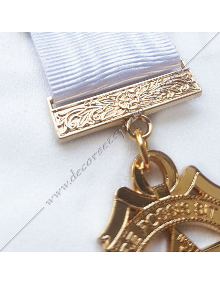 MAR010C-médailles-bijoux-maconniques-compagnon-arche-royale-arch-ruban-blanc-decors-outils-fm-cadeaux-marque-loges