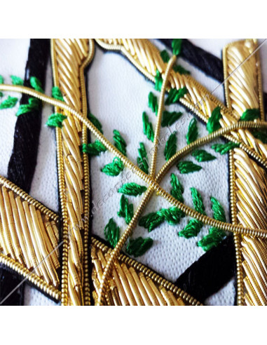 Pavé mosaïque, houppe, équerre, compas, acacias et étoile G