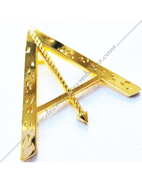 Dimensiones: alto 5