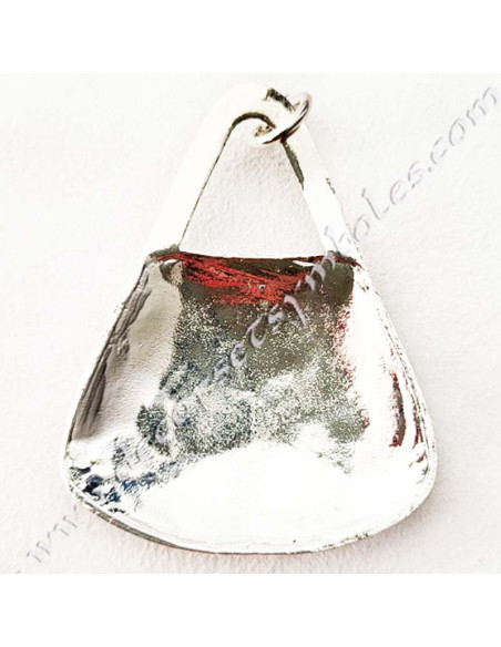 Dimensions : 5,5 x 4,5 cm avec anneau de sautoir