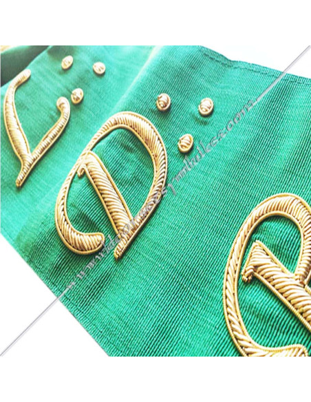 Finitions soignées et broderie de qualité